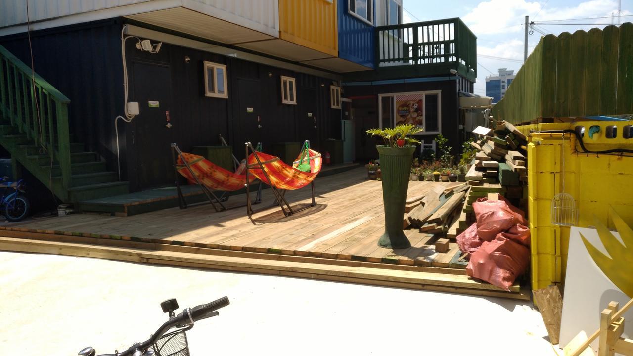 Ocean Capsule Guesthouse Gangneung Buitenkant foto